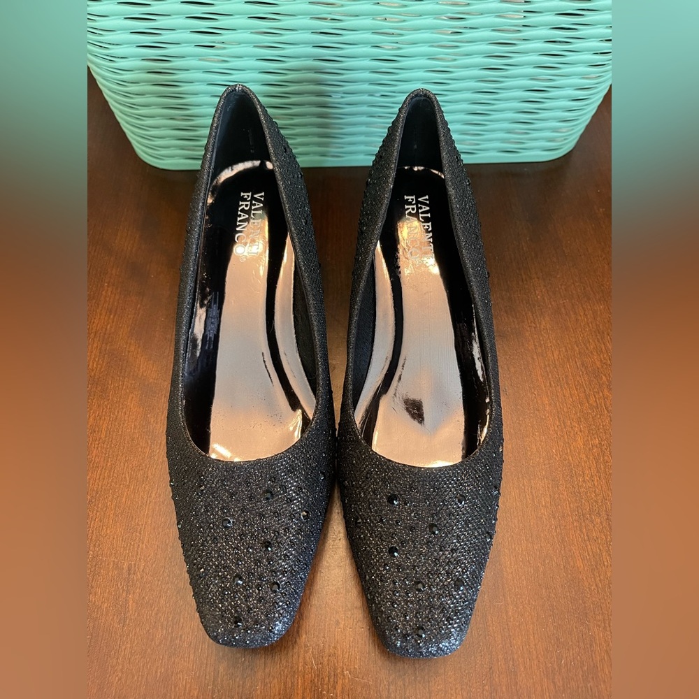 NWOT VALENTI FRANCO Women's Rhinestone Low Chunky Heel Pump Shoes, Black - SZ 9